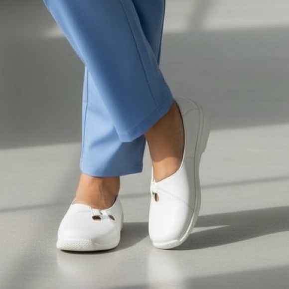 Klogs White Leather Slip-On Shoes size 9 - Picture 2 of 15